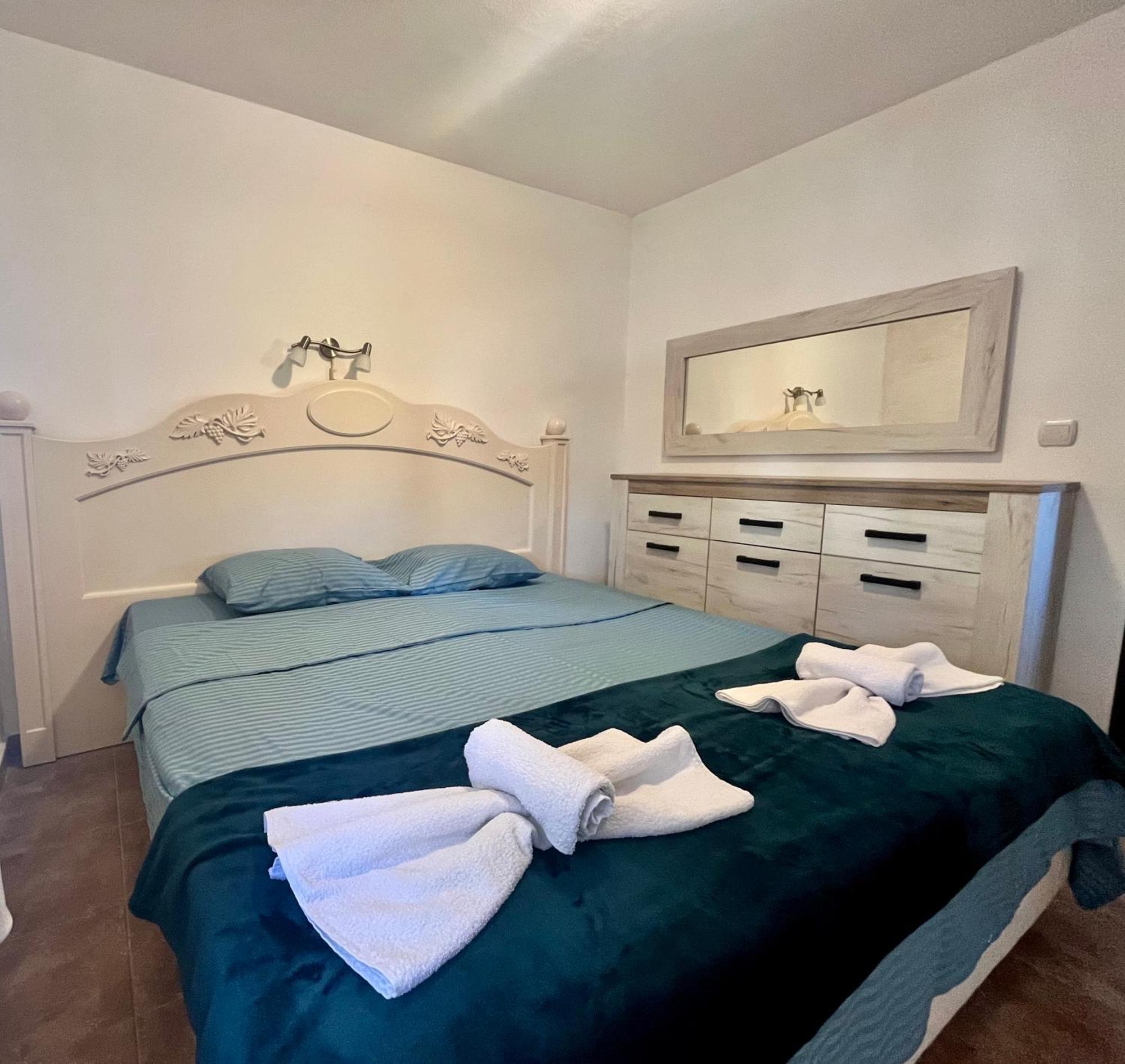 Apartments Obradovic Krasići Bagian luar foto