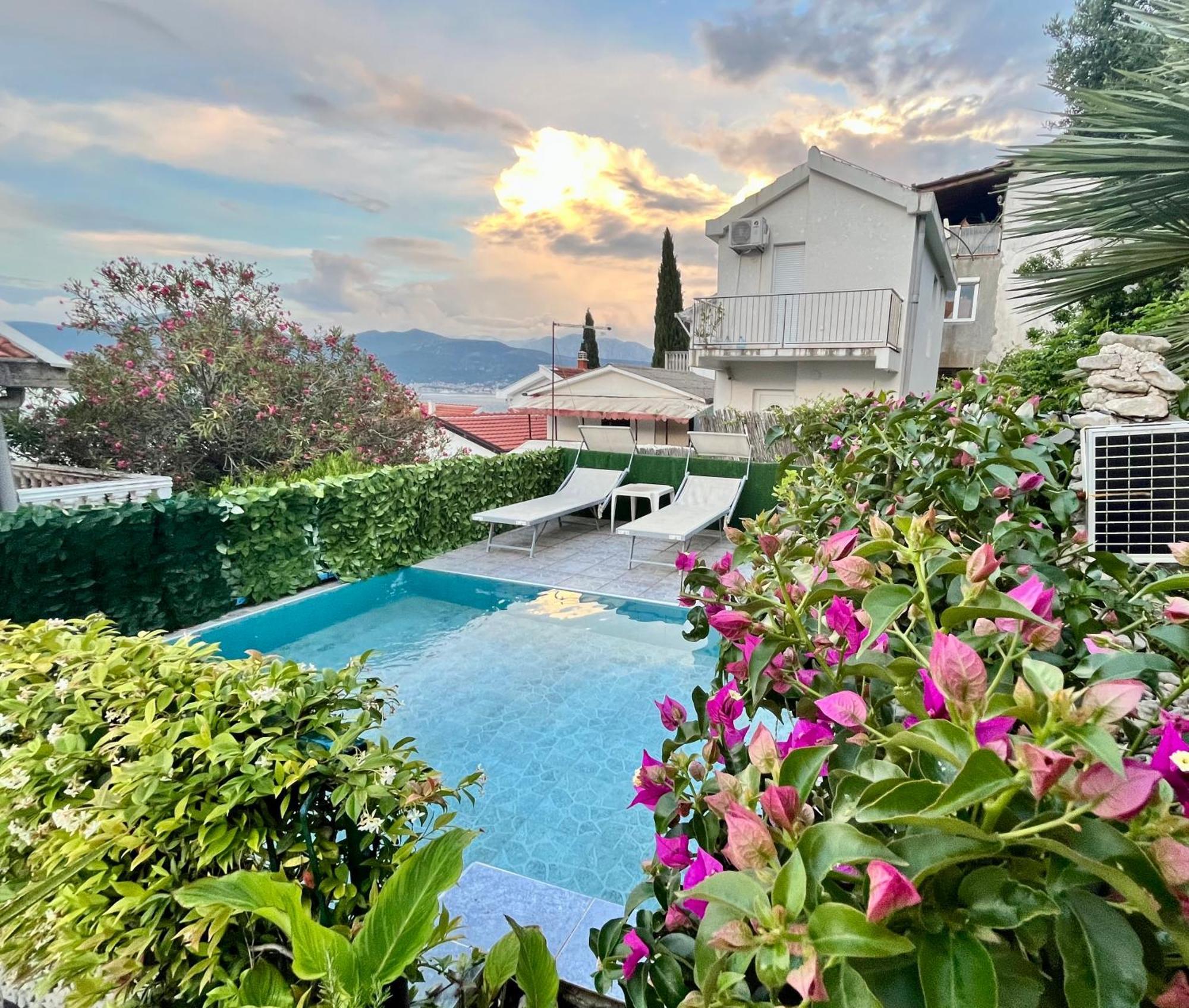 Apartments Obradovic Krasići Bagian luar foto