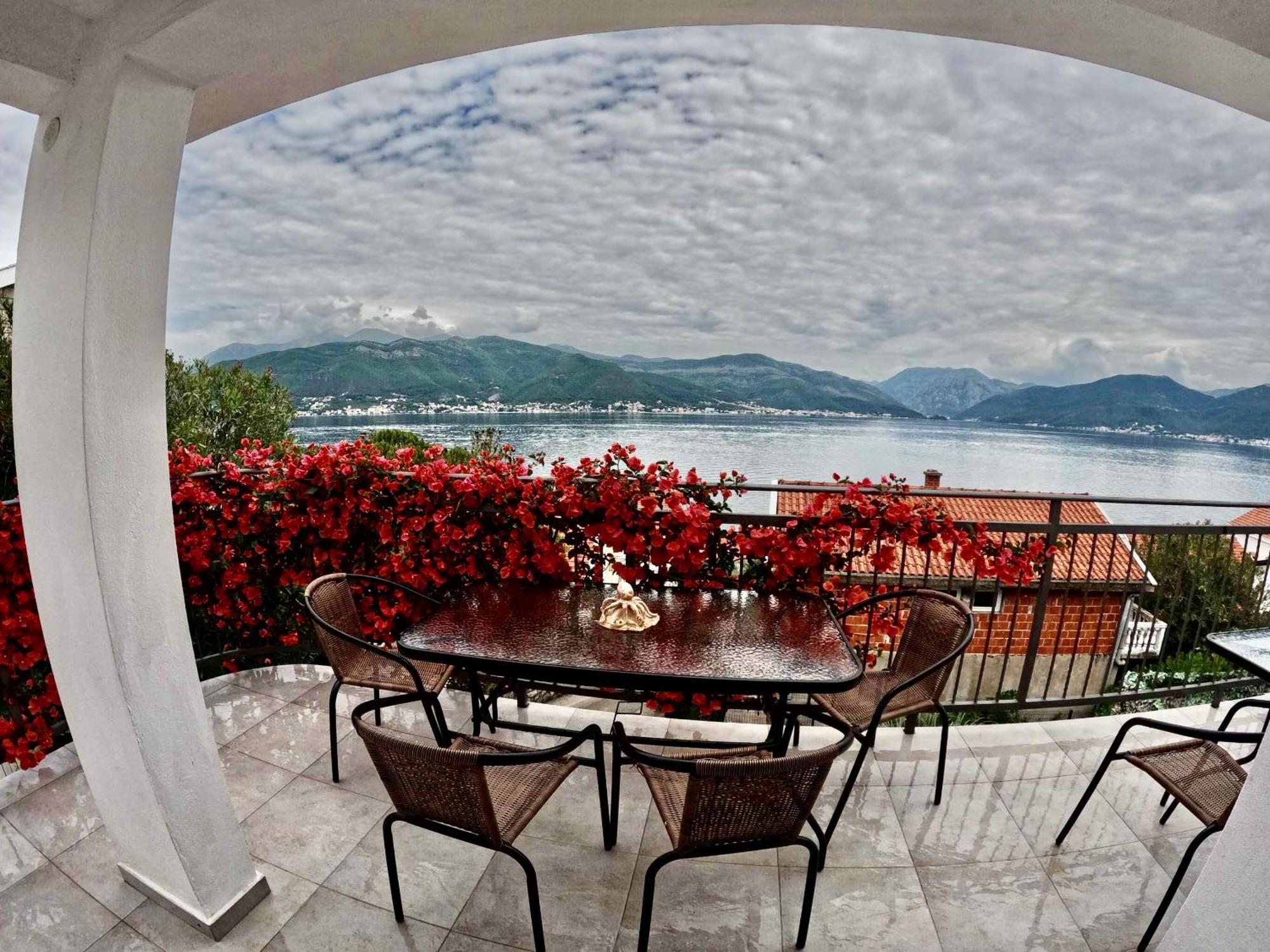 Apartments Obradovic Krasići Bagian luar foto